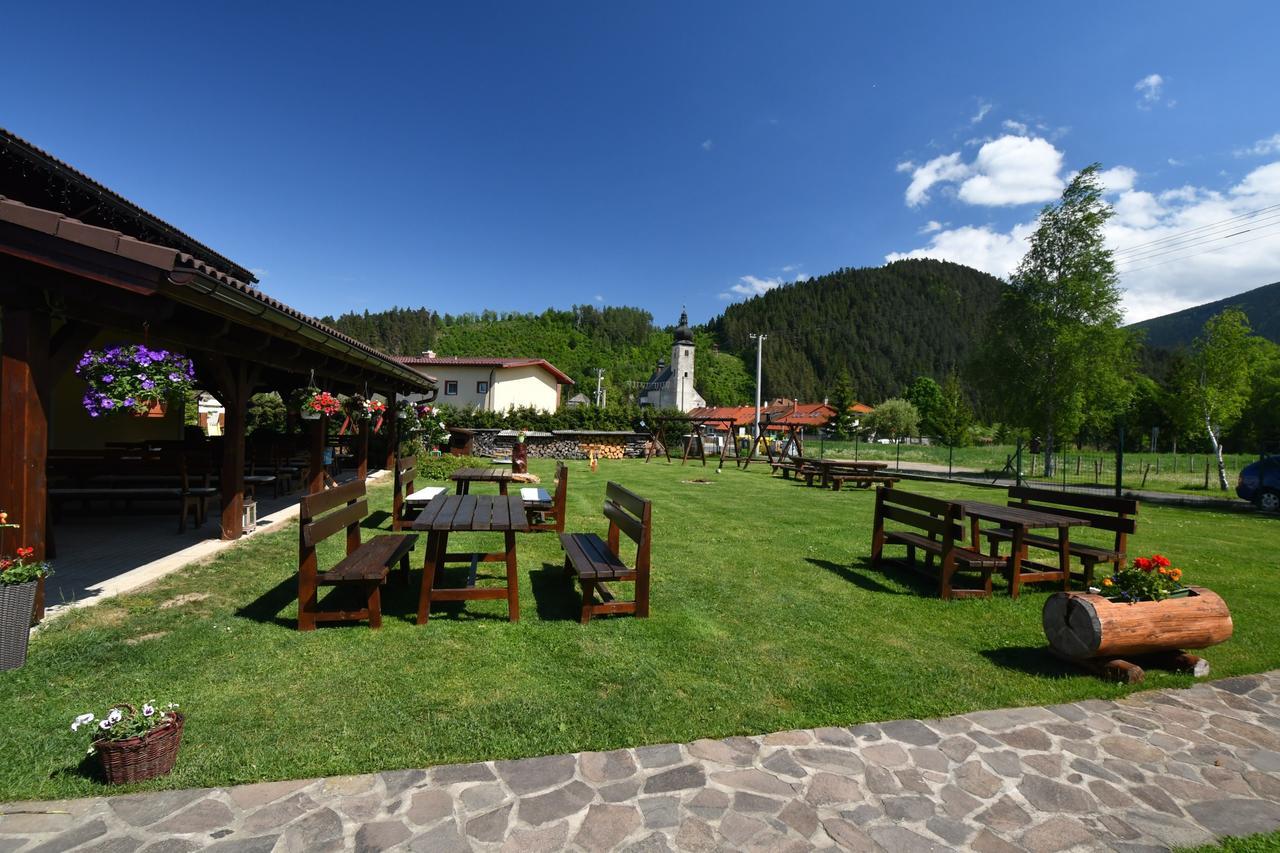 Villa Victoria Penzion Liptovský Ján エクステリア 写真